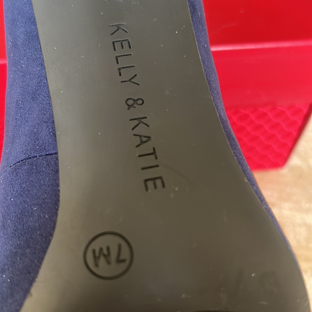 Shoes - Picture 6 of 6